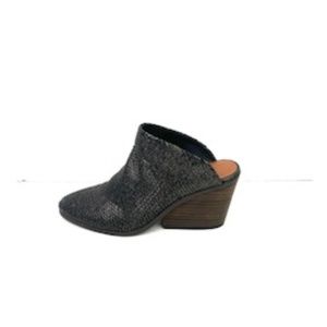 Slip On wedge bootie